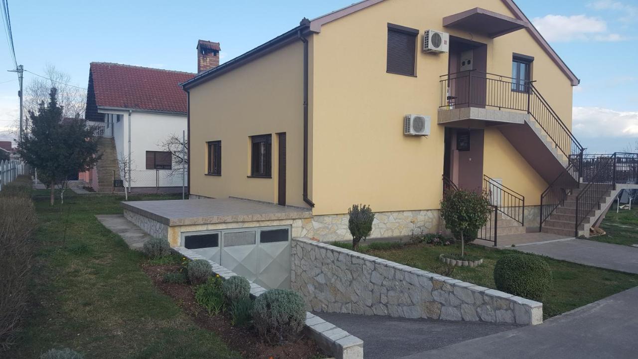 Hostel Vera - Airport Podgorica Exterior photo